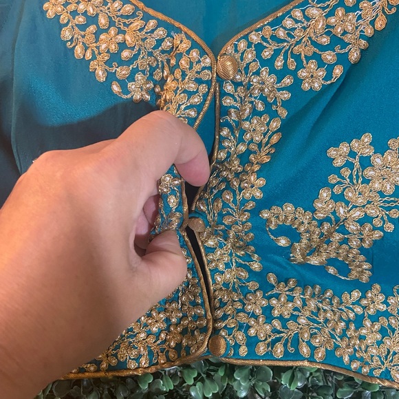 IMARA EMBROIDERED BLOUSE. Size- XL - Picture 8 of 10